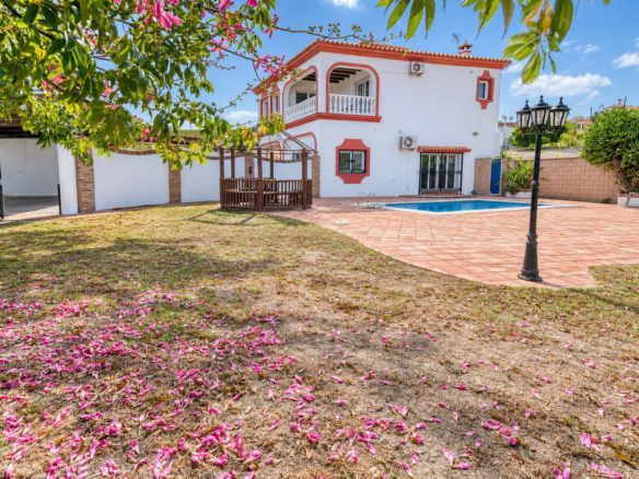 Villa for sale in Manilva