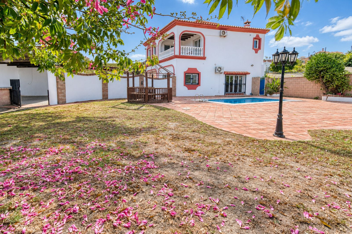 Villa for sale in Manilva