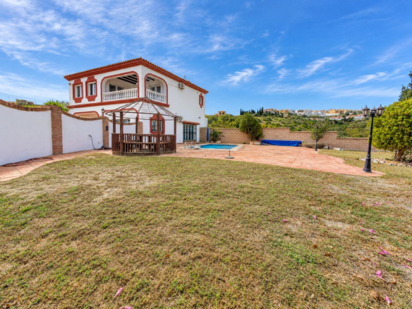 Villa for sale in Manilva