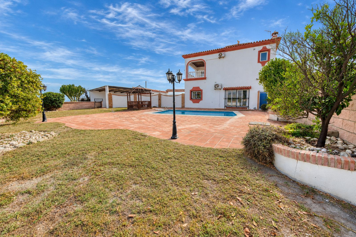 Villa for sale in Manilva