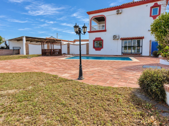 Villa for sale in Manilva