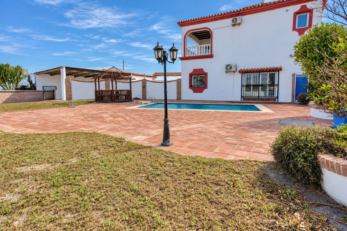 Villa for sale in Manilva