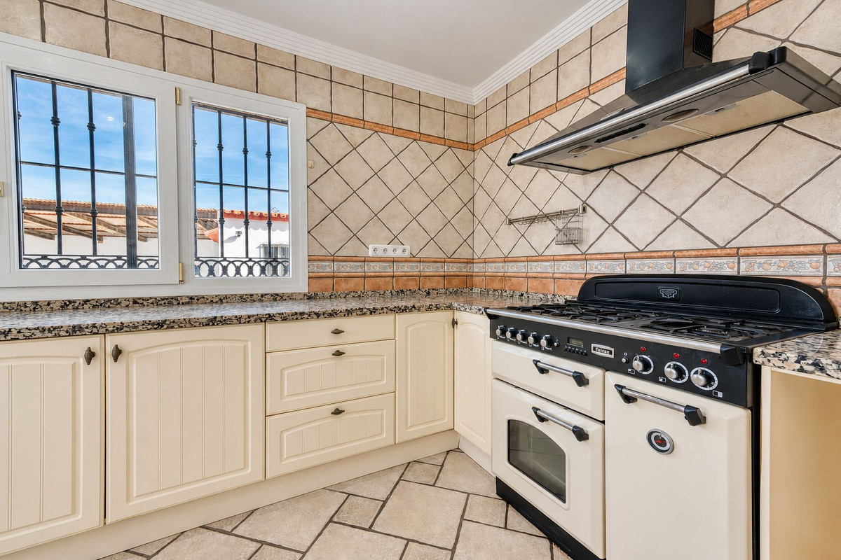 Villa for sale in Manilva