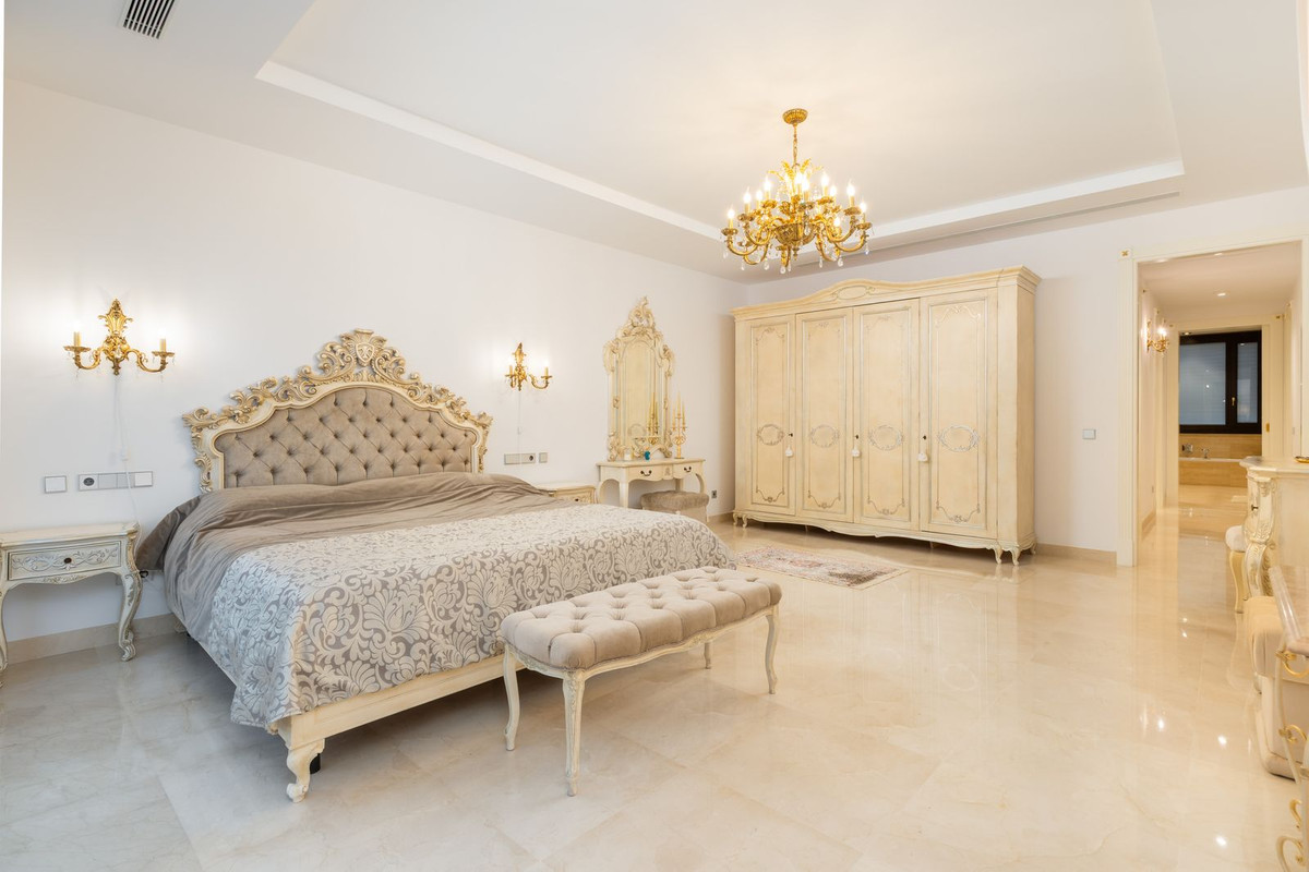 Villa for sale in Marbella