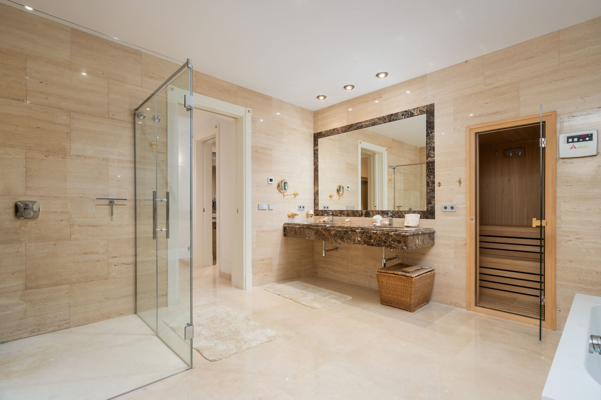 Villa for sale in Marbella