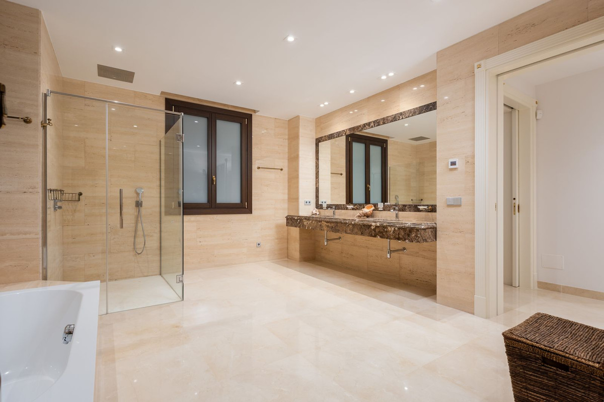 Villa for sale in Marbella