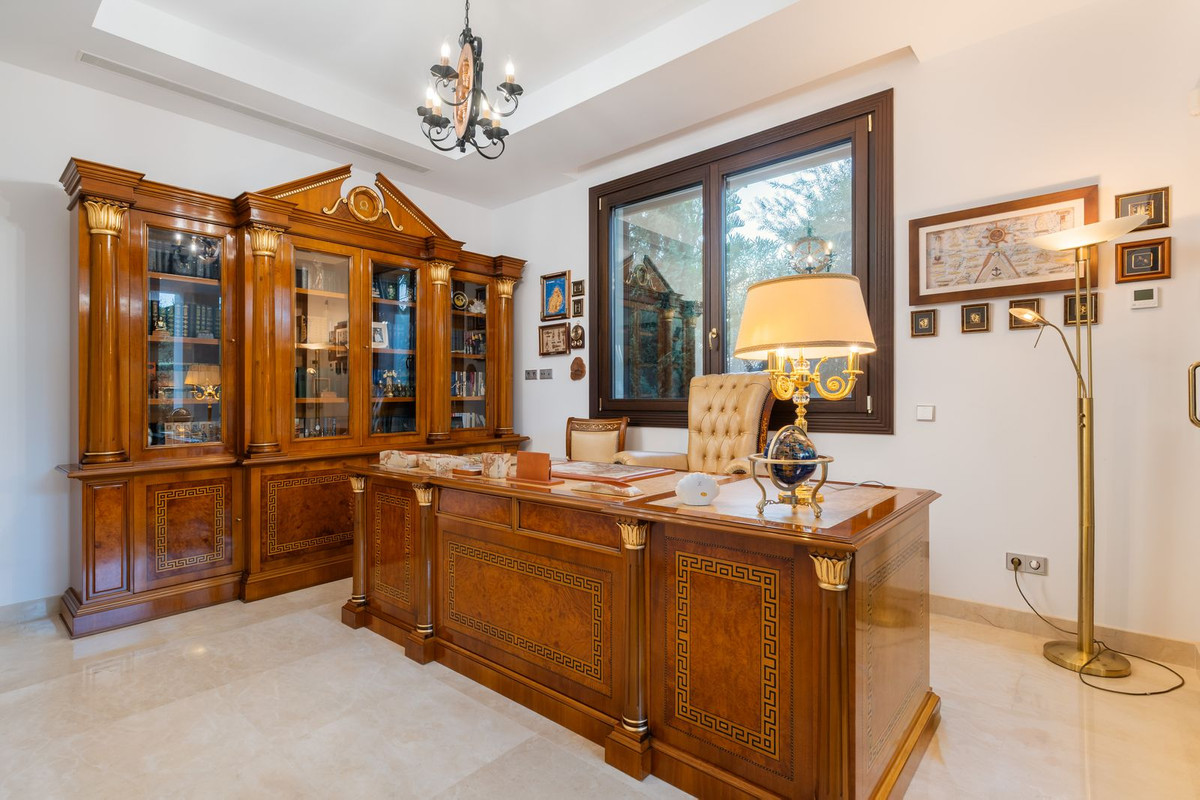 Villa for sale in Marbella