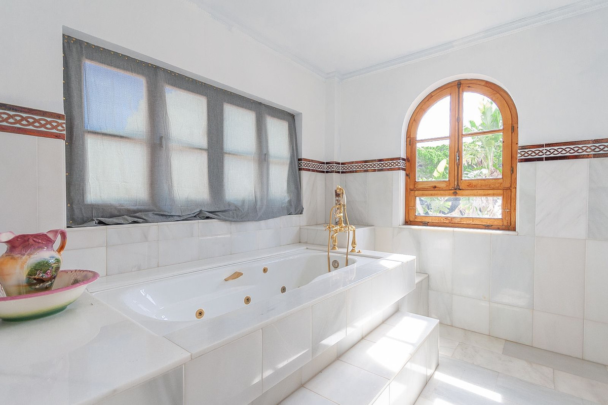 Villa for sale in Marbella