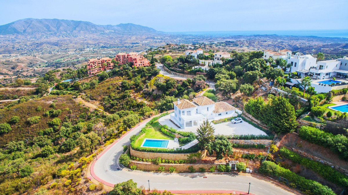 Villa-in-Marbella-Ref-R5512453 Villa for sale in Marbella