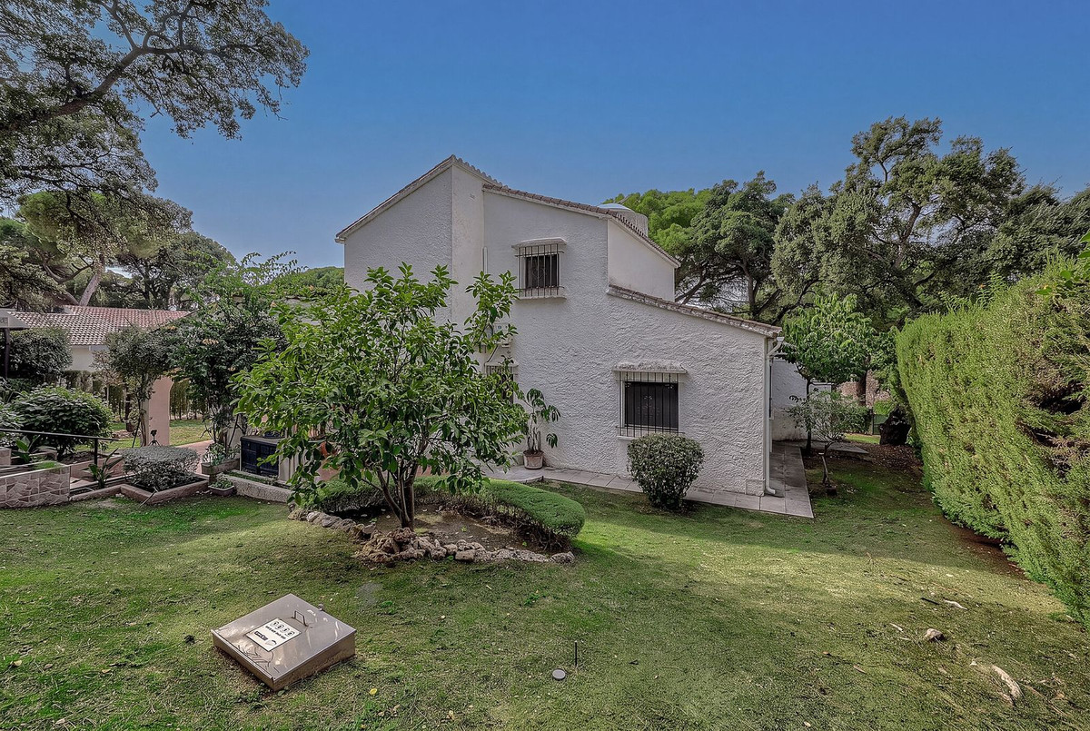 Villa for sale in Marbella