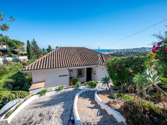 Villa for sale in Mijas