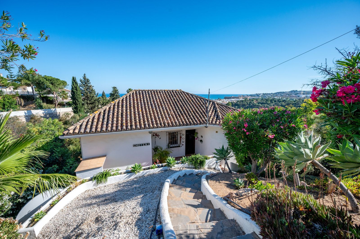 Villa for sale in Mijas