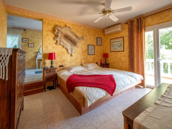 Villa for sale in Mijas