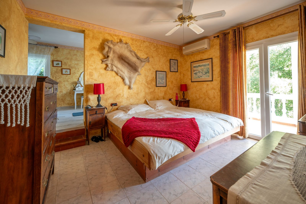 Villa for sale in Mijas