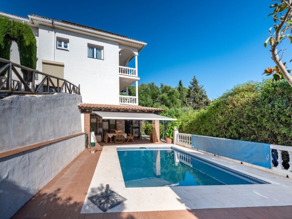 Villa for sale in Mijas