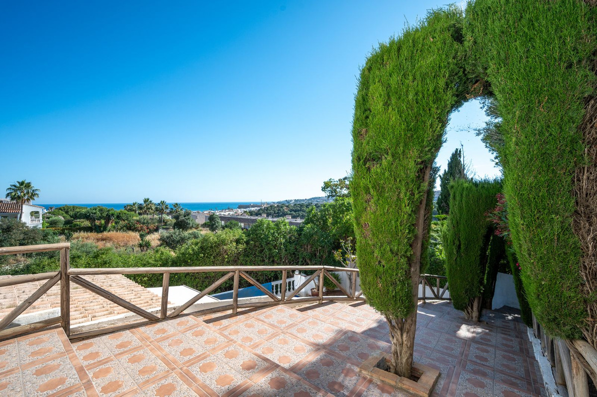 Villa for sale in Mijas