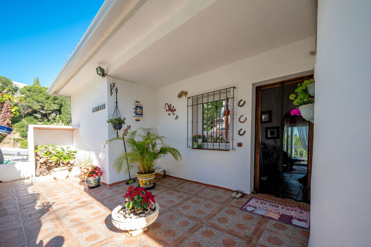 Villa for sale in Mijas