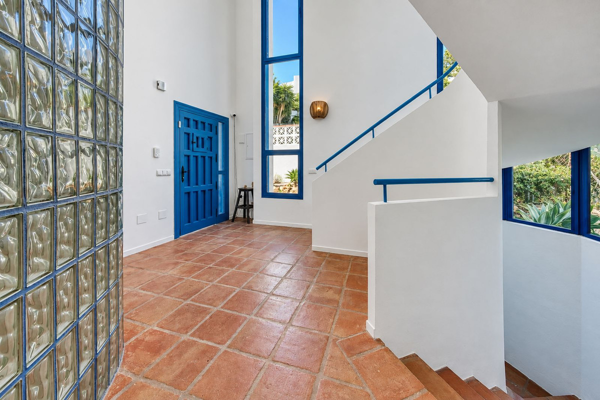 Villa for sale in Mijas