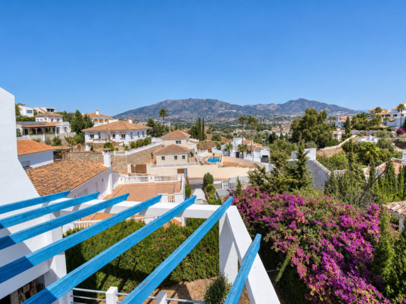 Villa for sale in Mijas