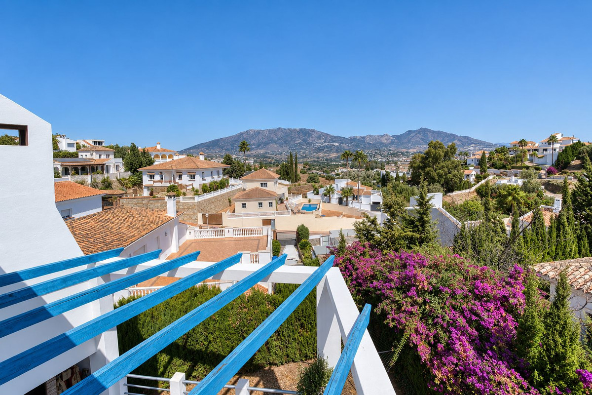 Villa for sale in Mijas