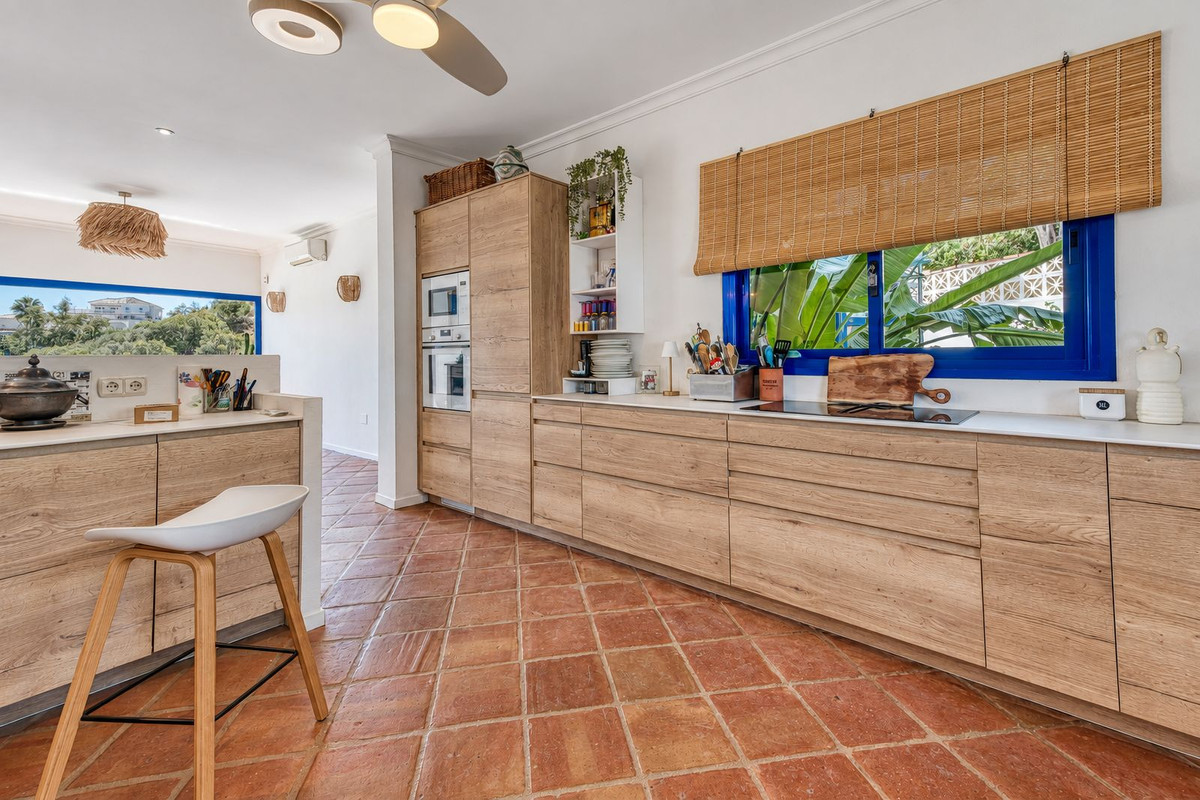 Villa for sale in Mijas