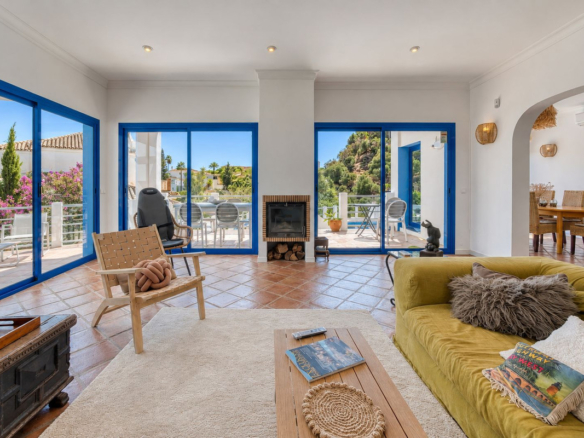 Villa for sale in Mijas