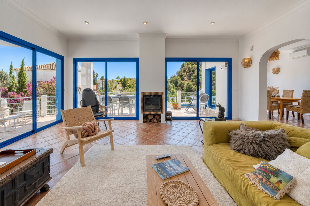Villa for sale in Mijas