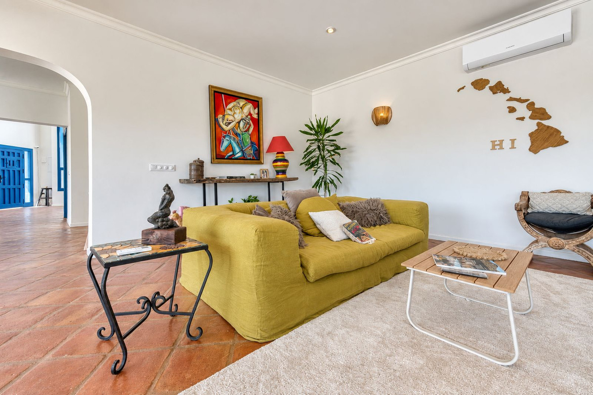 Villa for sale in Mijas
