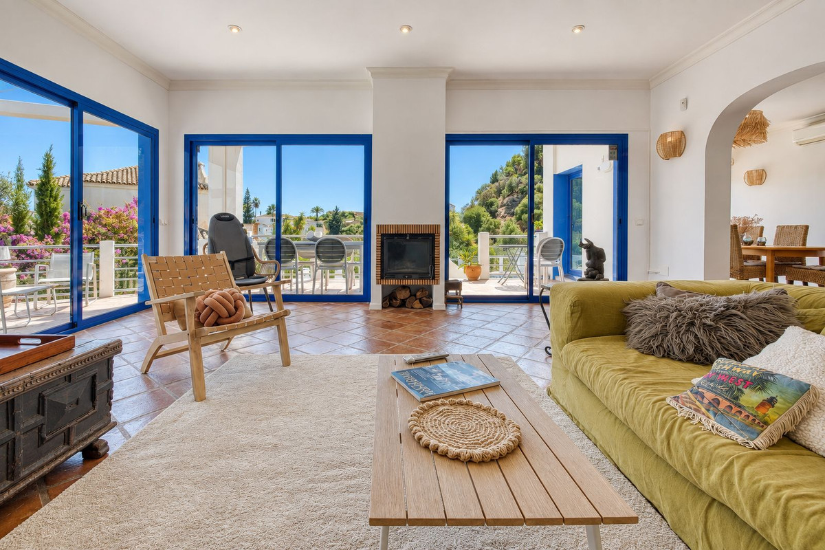 Villa for sale in Mijas