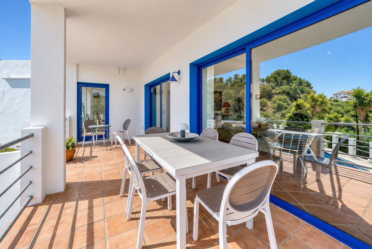 Villa for sale in Mijas