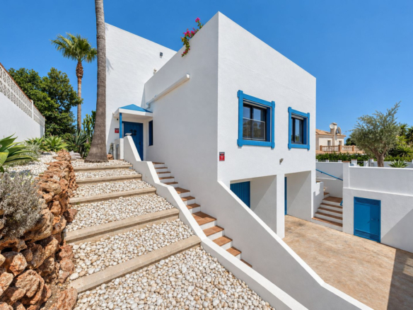 Villa for sale in Mijas