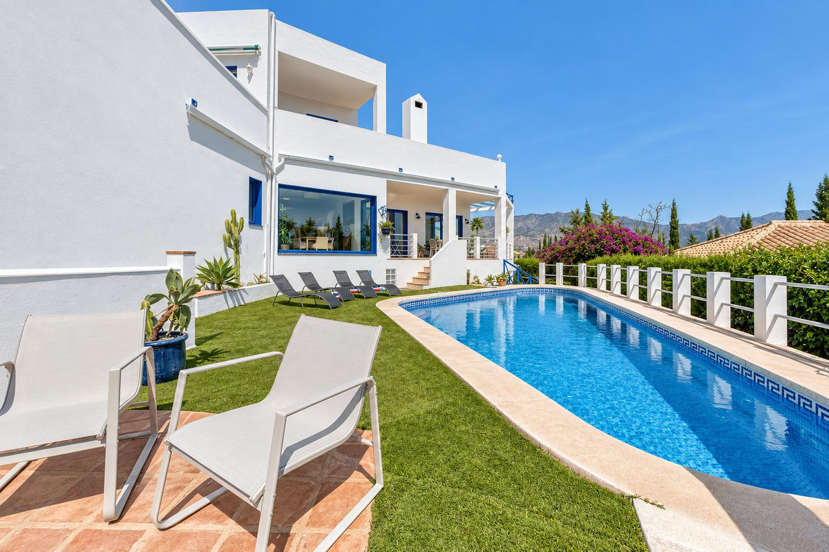 Villa for sale in Mijas