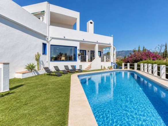 Villa for sale in Mijas