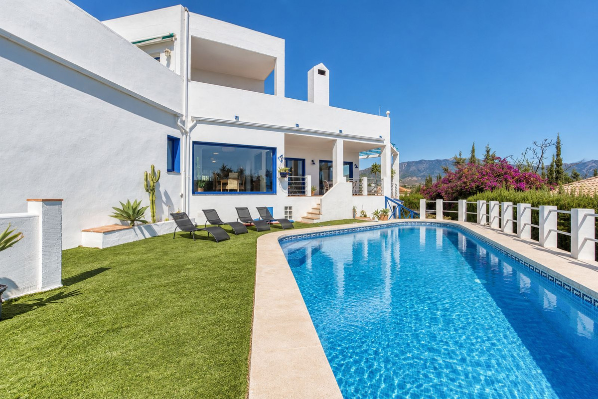 Villa for sale in Mijas