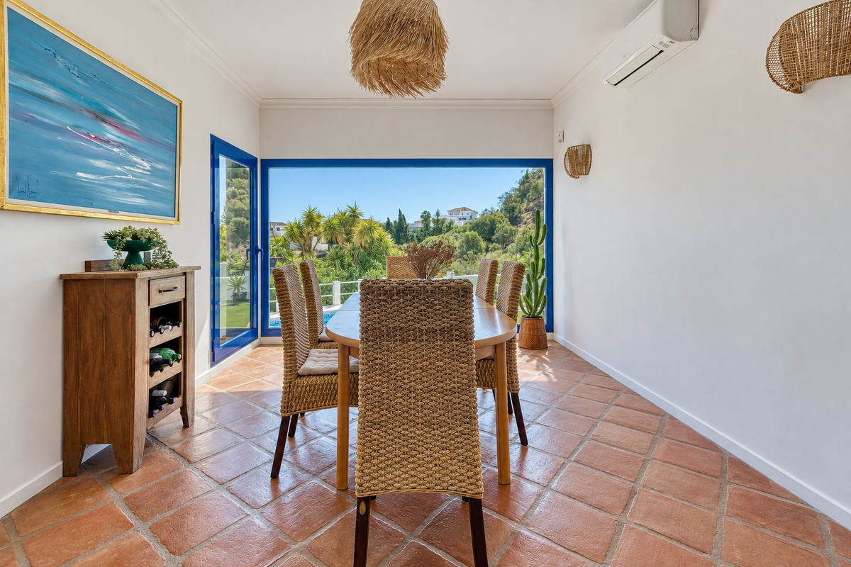 Villa for sale in Mijas