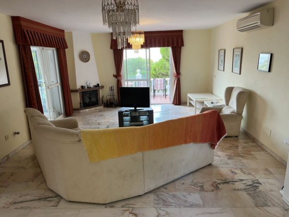 Villa for sale in Mijas