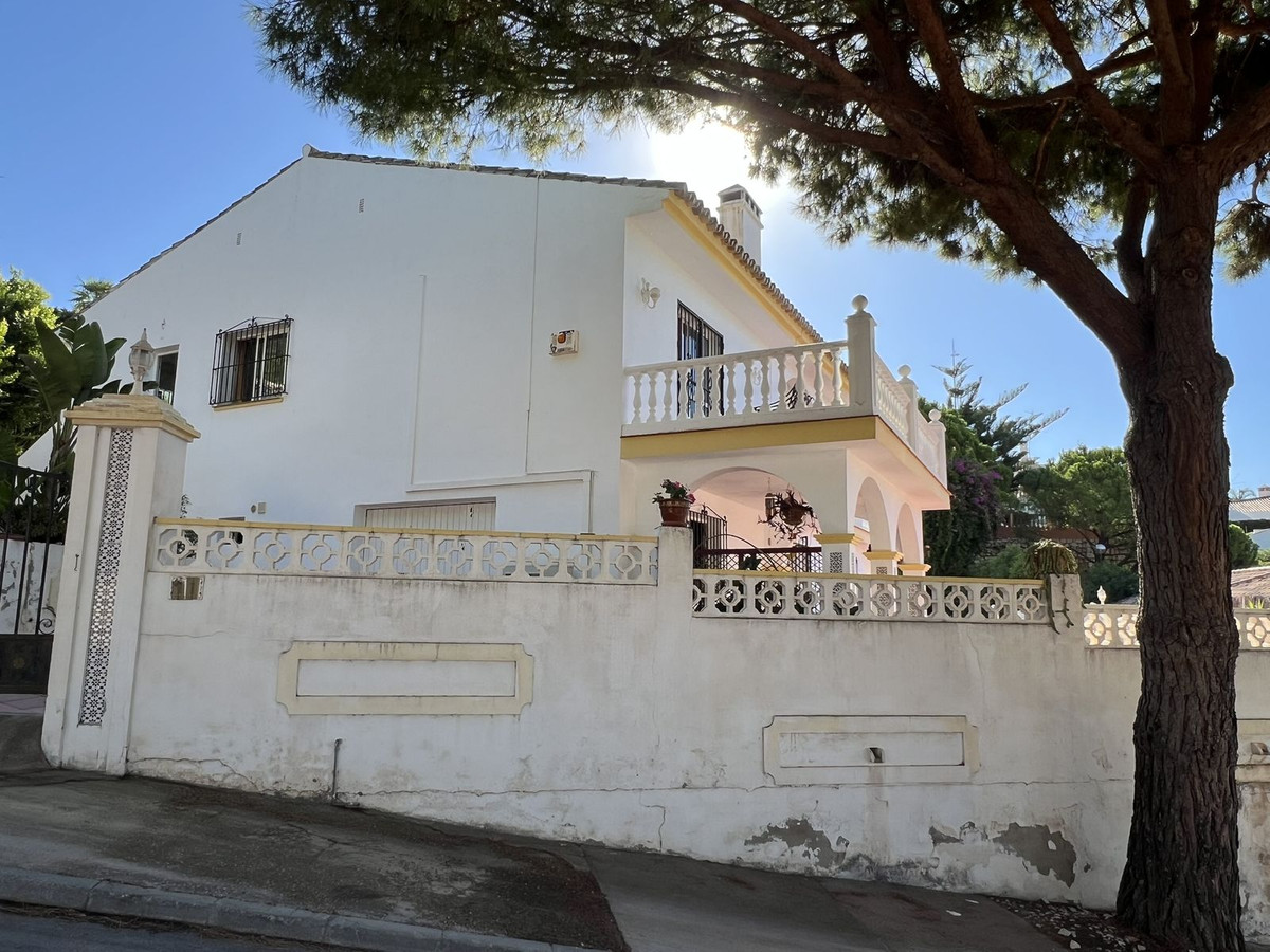 Villa for sale in Mijas