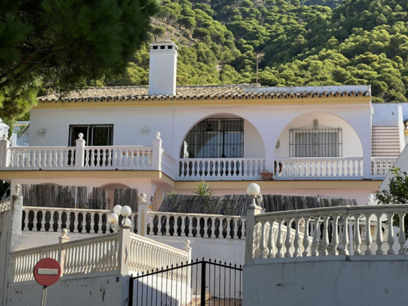 Villa for sale in Mijas