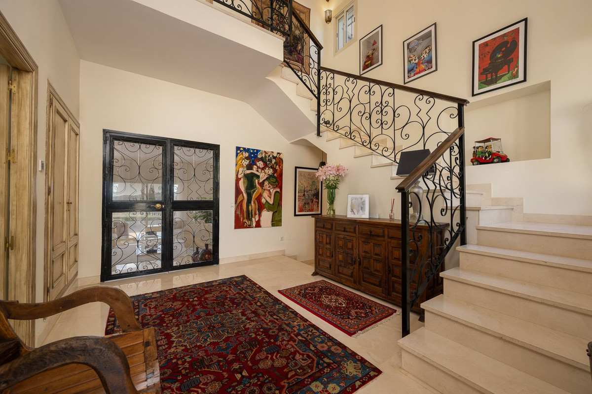 Villa for sale in Mijas
