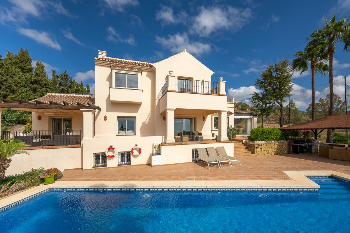 Villa for sale in Mijas