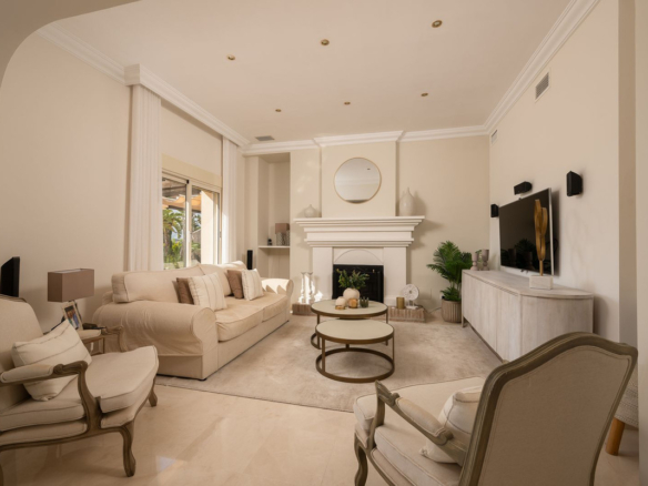 Villa for sale in Mijas