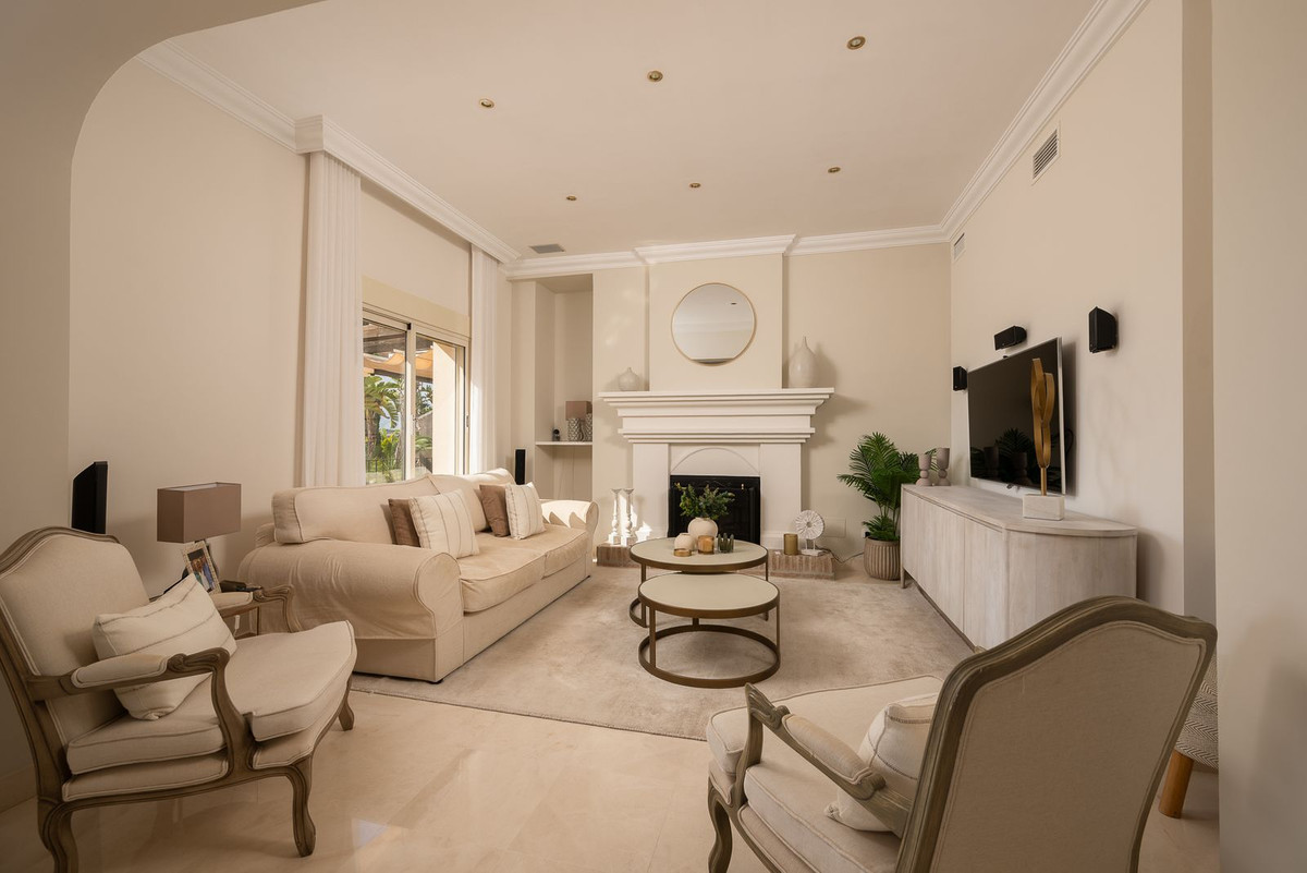 Villa for sale in Mijas