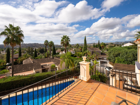 Villa for sale in Mijas