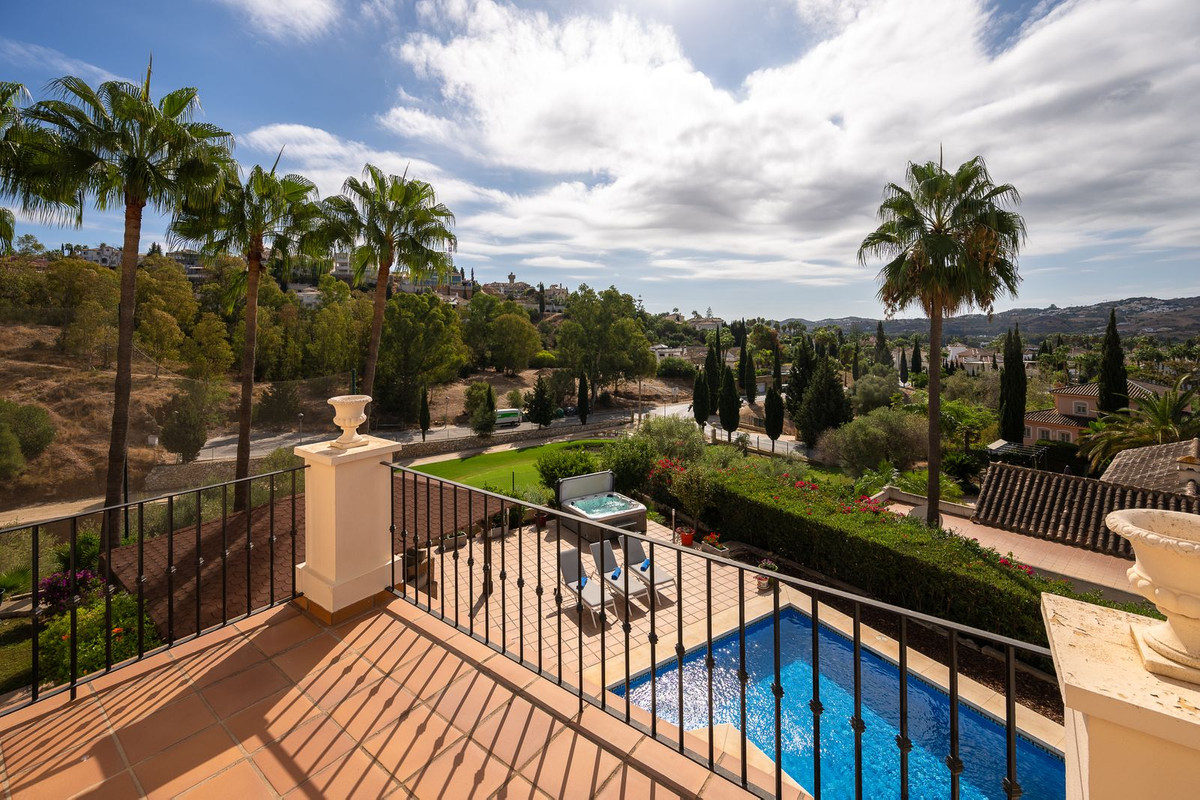 Villa for sale in Mijas