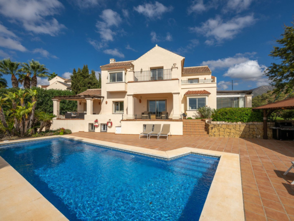 Villa for sale in Mijas