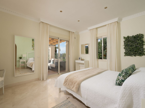 Villa for sale in Mijas