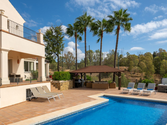 Villa for sale in Mijas