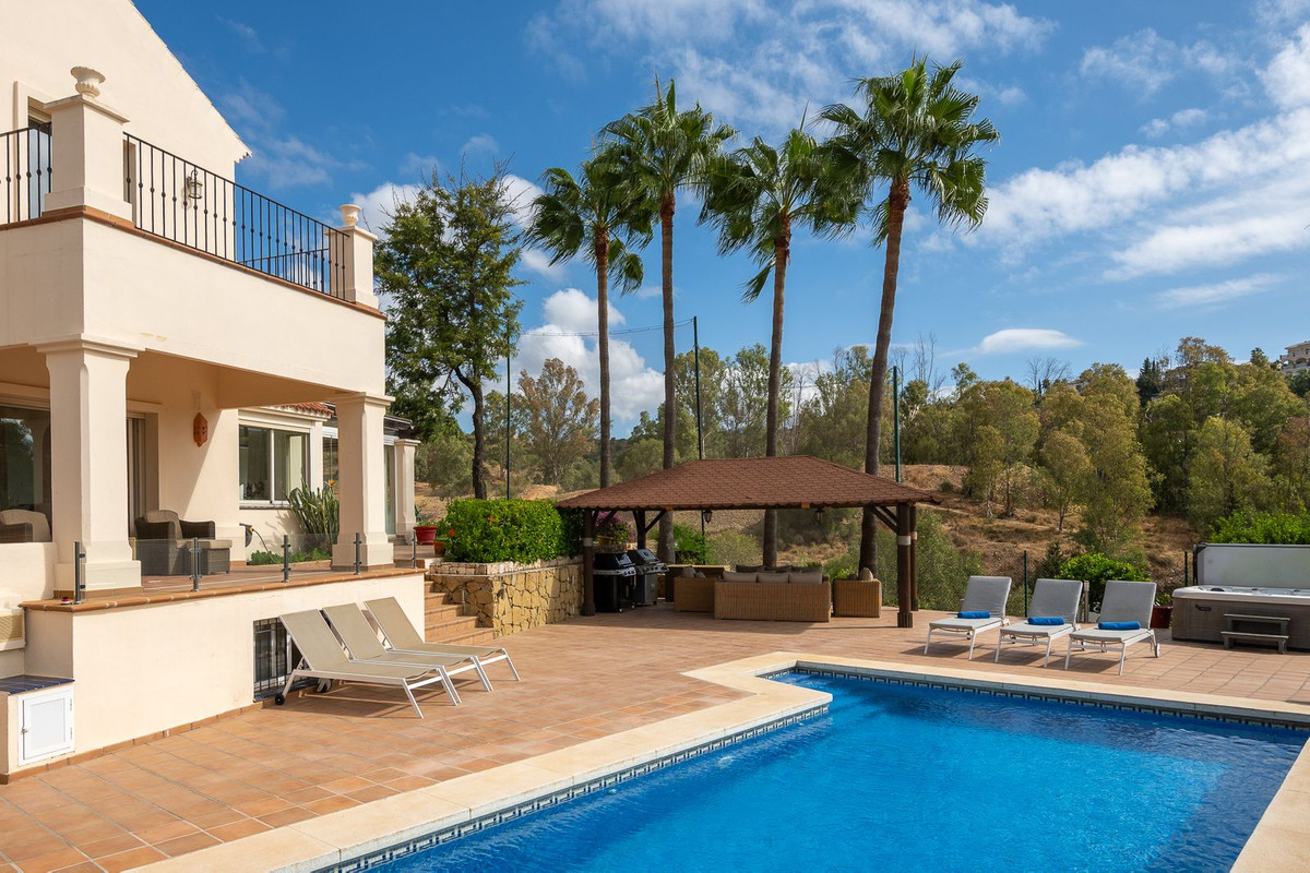 Villa for sale in Mijas
