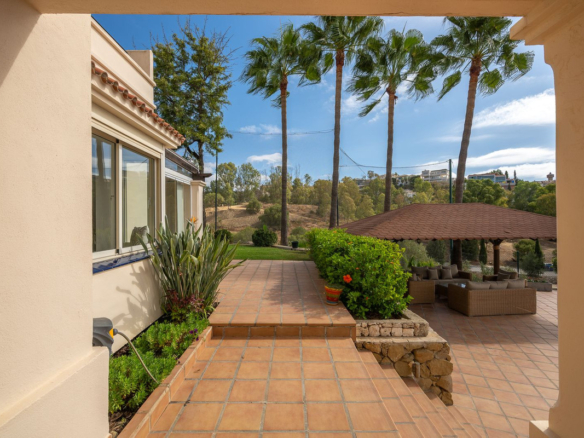 Villa for sale in Mijas
