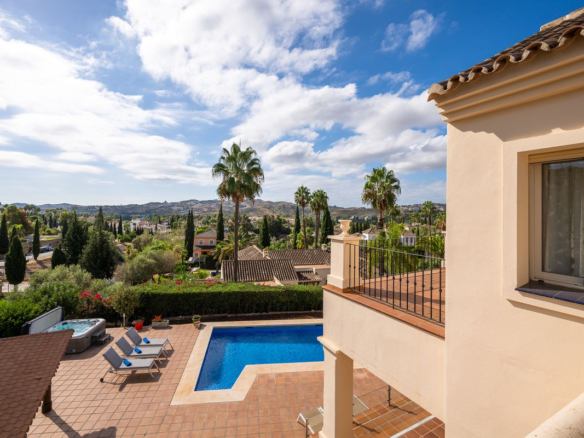 Villa for sale in Mijas